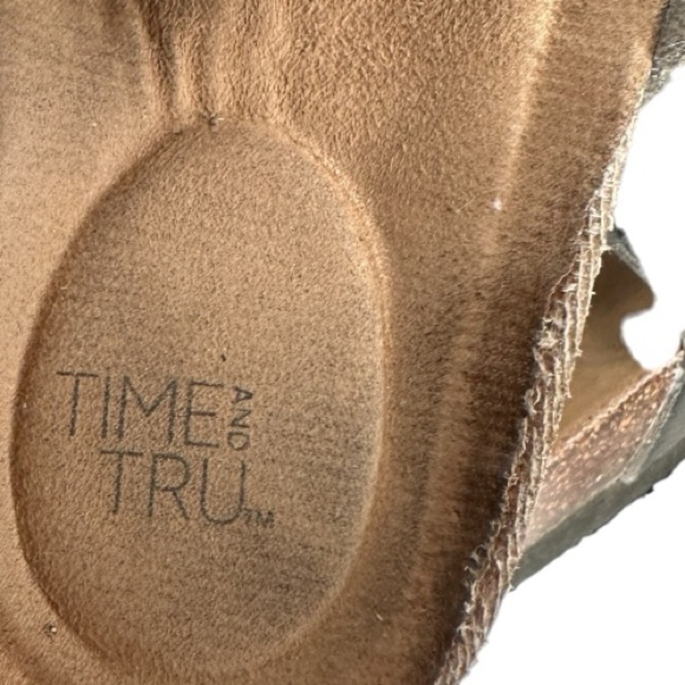 Time and Tru Sandals - Picture 5 of 6